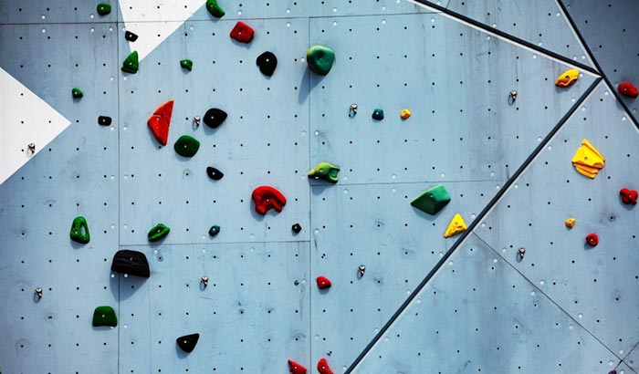 difference between traditional and sport climbing