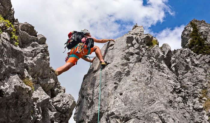 rock climbing vs mountain climbing