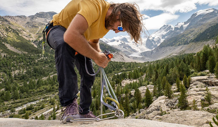 how much weight can a climbing rope hold